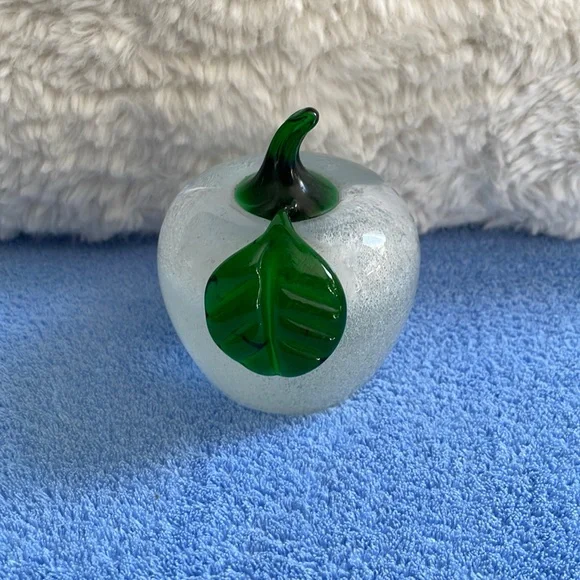 Vintage Venetian Art Glass Apple Figurine. - Picture 1 of 6